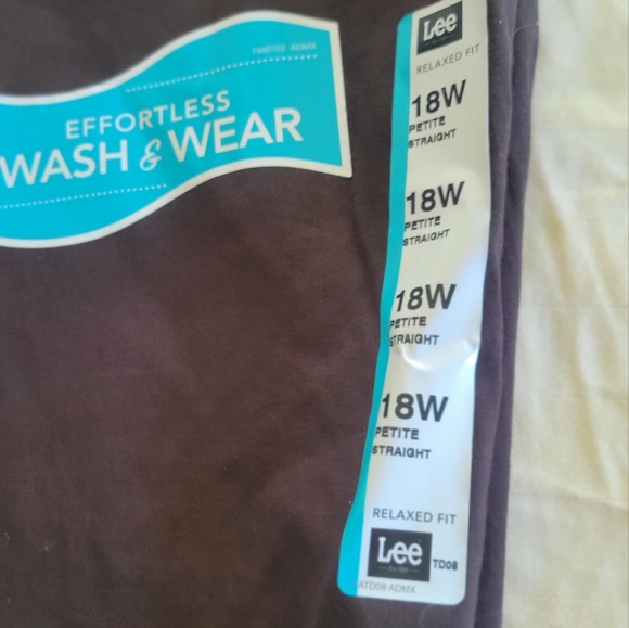 🤗 Lee Relaxex Fit Straight Leg slacks Womans - Picture 4 of 5